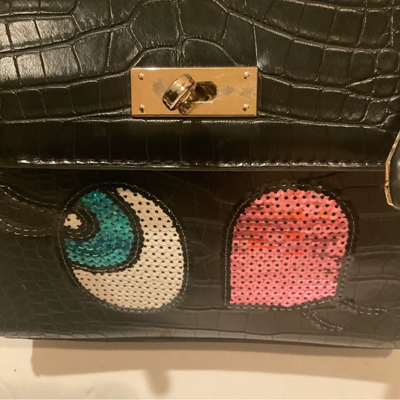 “DESIGNER INSPIRED” Sequin Eyes Black Faux Croc Crossbody Handled Purse. - Picture 3 of 9
